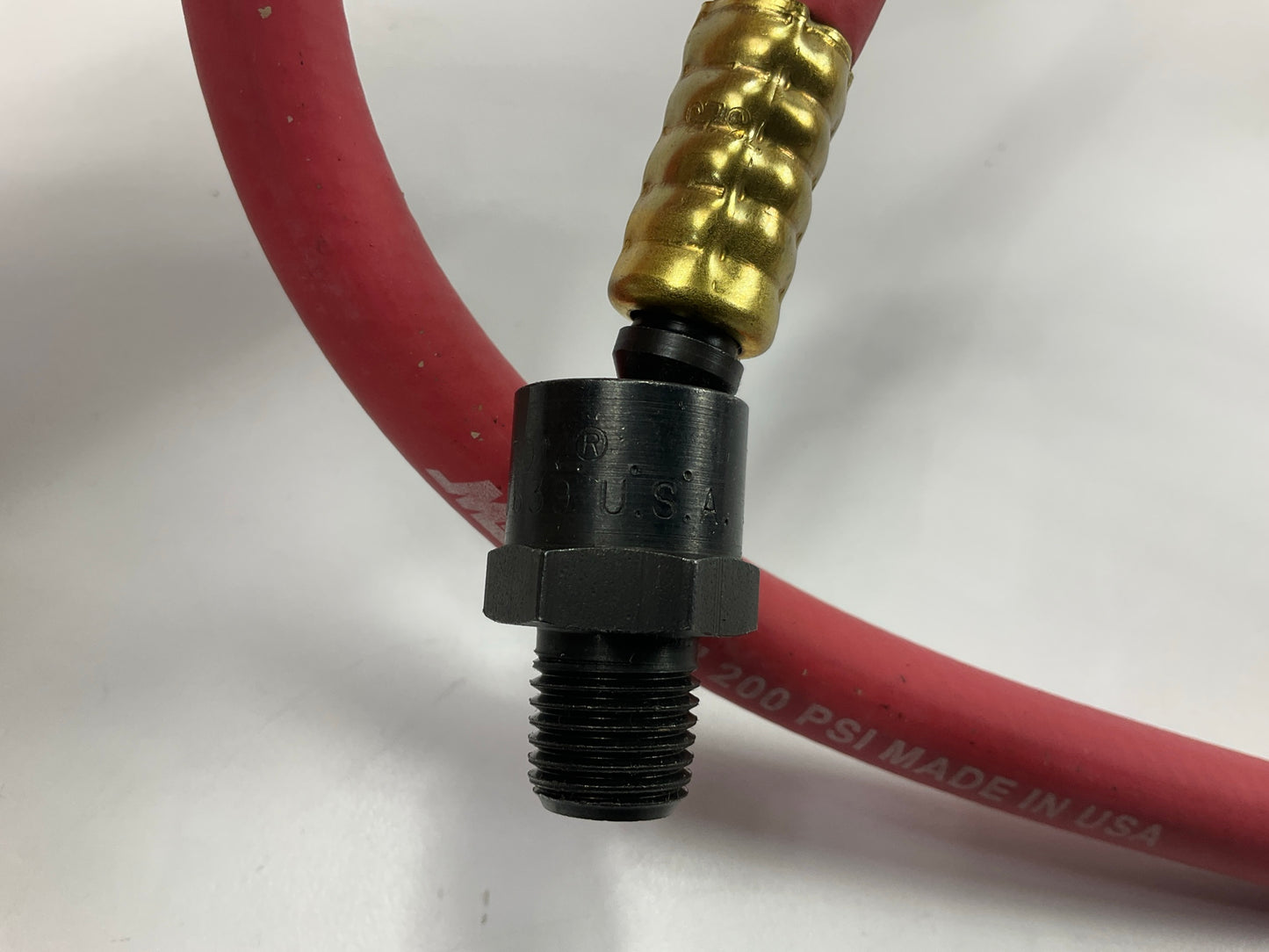 Milton S680 1/4'' ID X 30'' Rubber Hose Whip Swivel Fitting Snubber 200 PSI