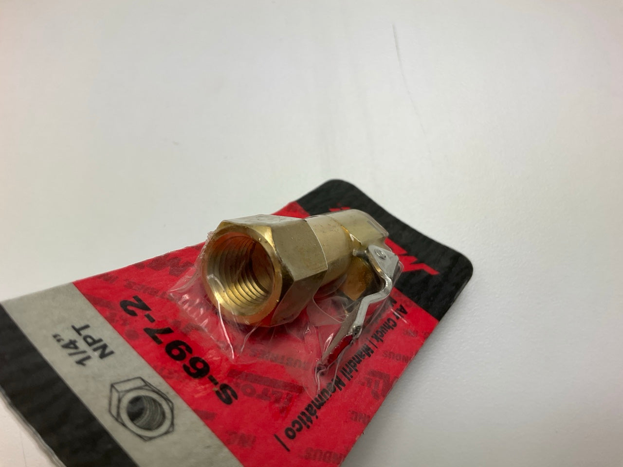 Milton S697-2 Chuck Clip 1/4'' FNPT Euro Style Air Chuck Clip