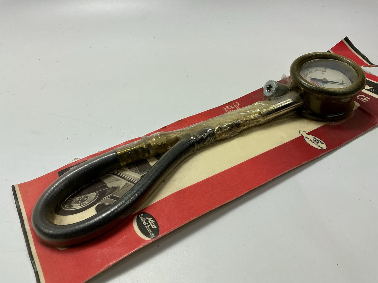 Milton S908 PRO Dial-type Tire Air Pressure Gauge, 12'' Hose, 0-60 PSI Range