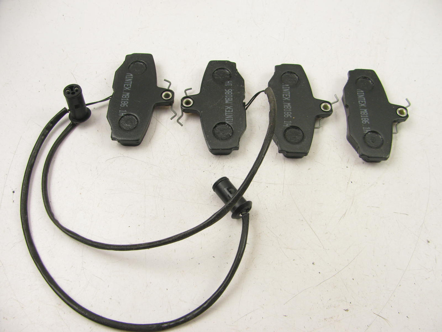 Mintex MGB412AF Rear Brake Pads For 1988-1989 XJ6