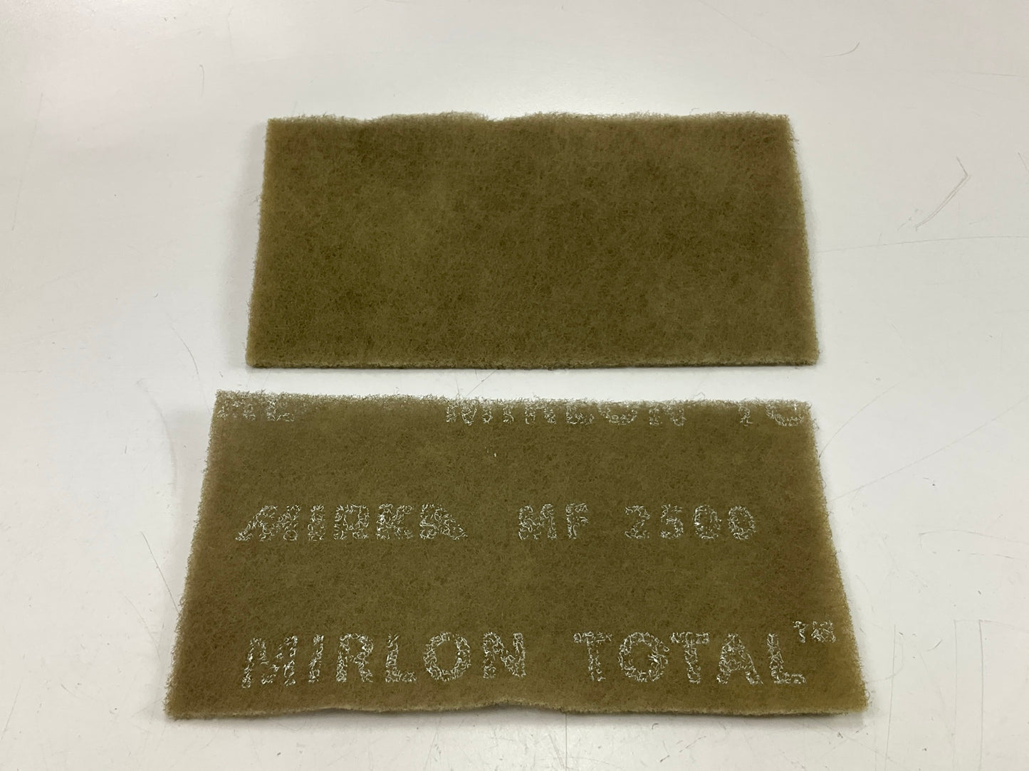 OPEN BOX - Mirka 18-118-449 2500 Grit 4-1/2'' X 9'' Very Fine Scuff Pads, 25 Pack