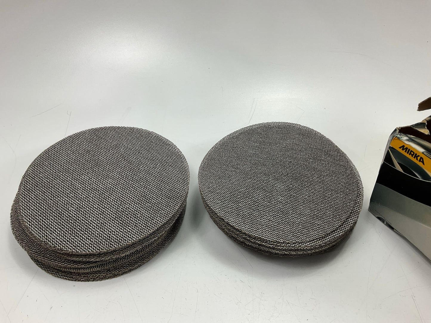 Mirka AE24105080 Autonet 6'' Mesh Sanding 80 Grit Grip Disc (50 / Box)
