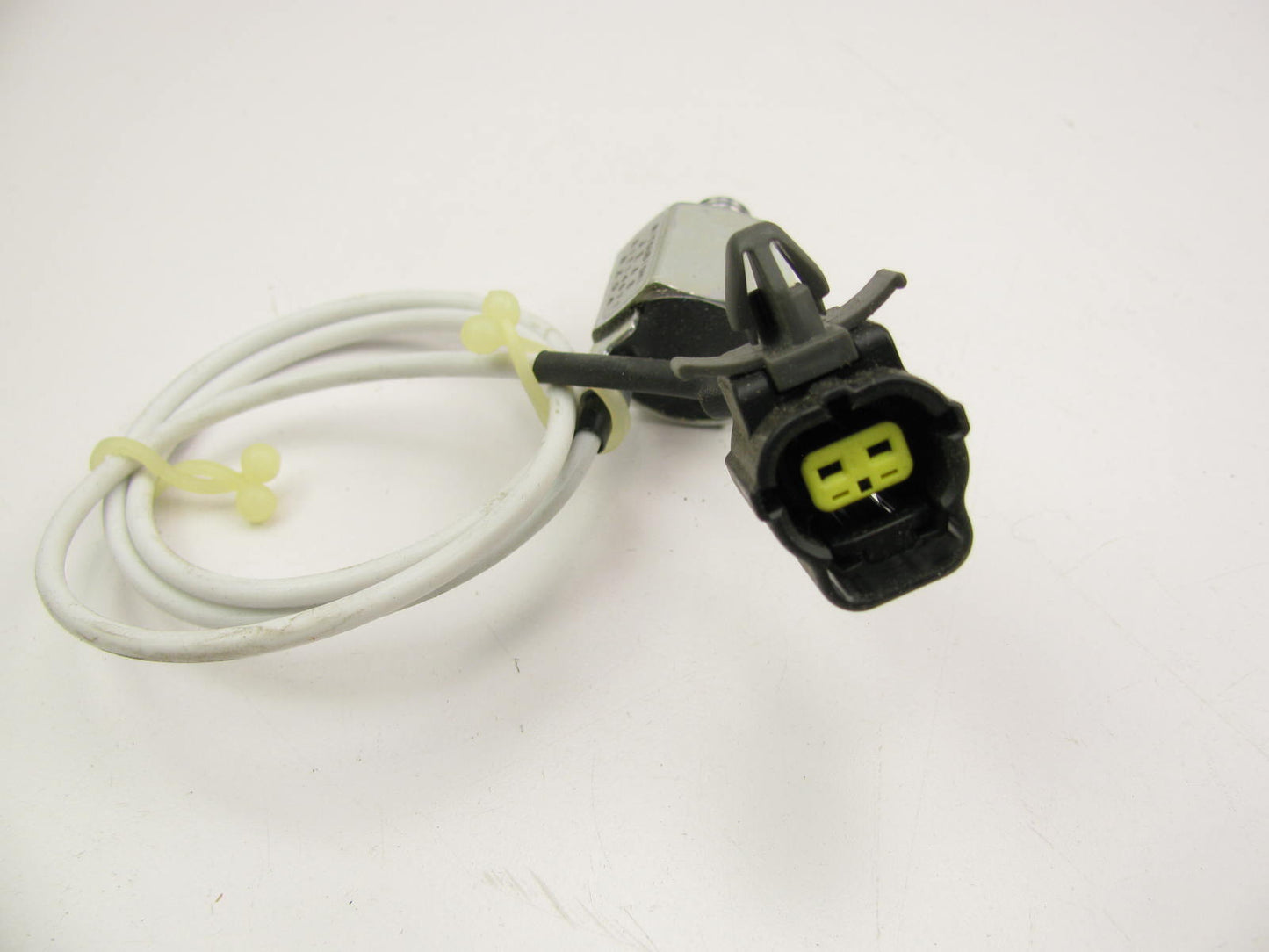 NEW OEM E001T14671 Left Side Detonation Knock Sensor - 1992-1993 Mazda 929