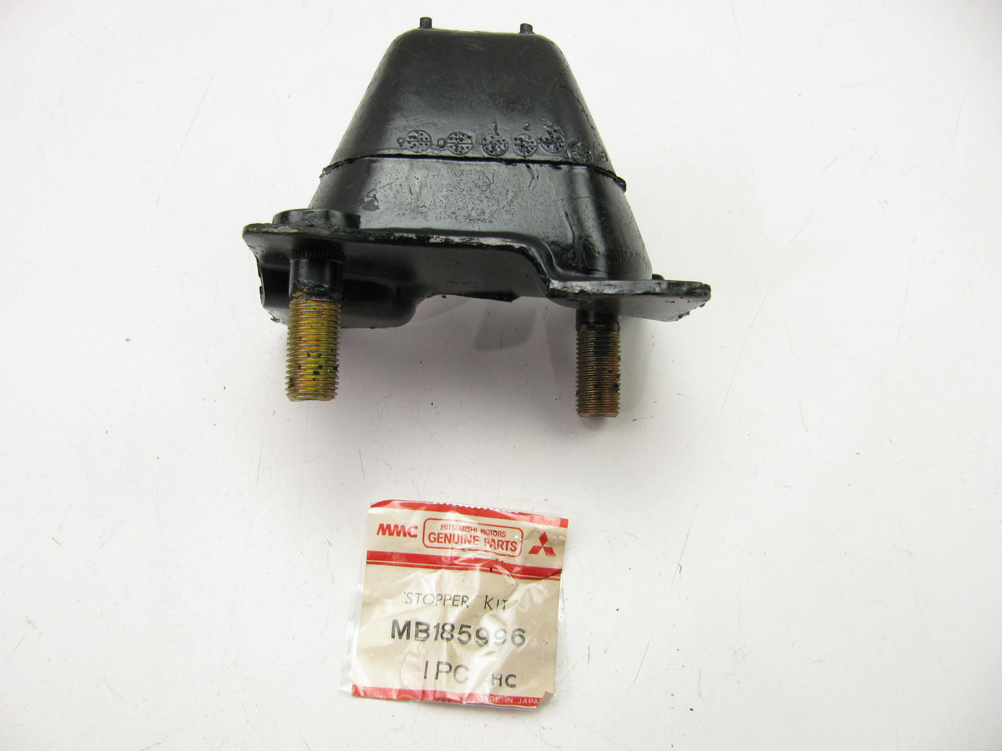 Genuine OEM MITSUBISHI MB185996 FRONT RIGHT LOWER Suspension Control Arm Bumper