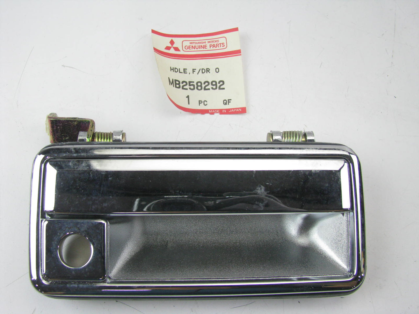 OEM Mitsubishi MB258292  Front RH Exterior Door Handle For 85-86 Galant