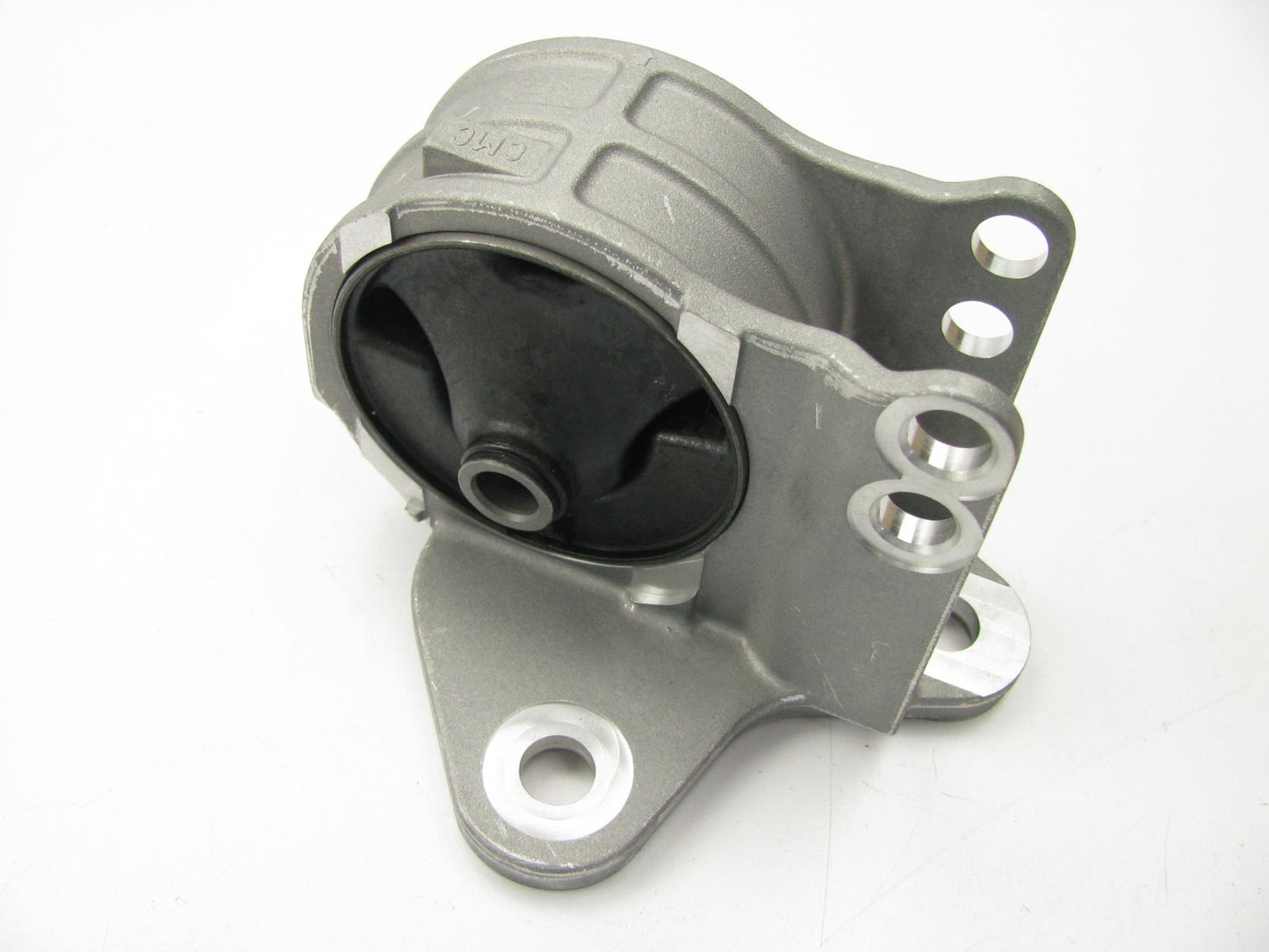 NEW - OEM Mitsubishi MB910661 Transmission Mount