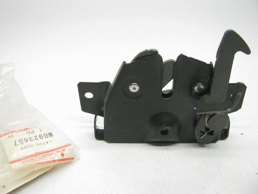 OEM   Mitsubishi  MB923657 Hood Latch