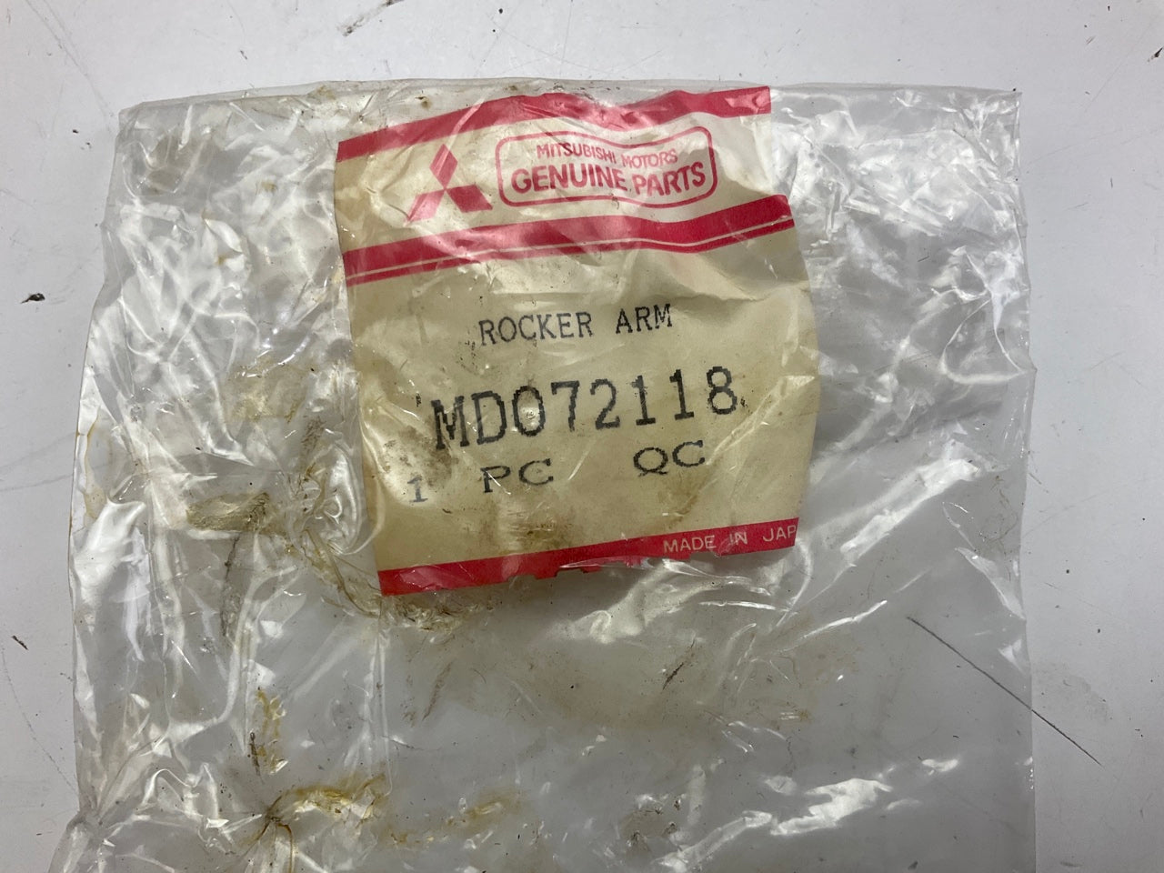 Mitsubishi MD072118 OEM Exhaust Rocker Arm
