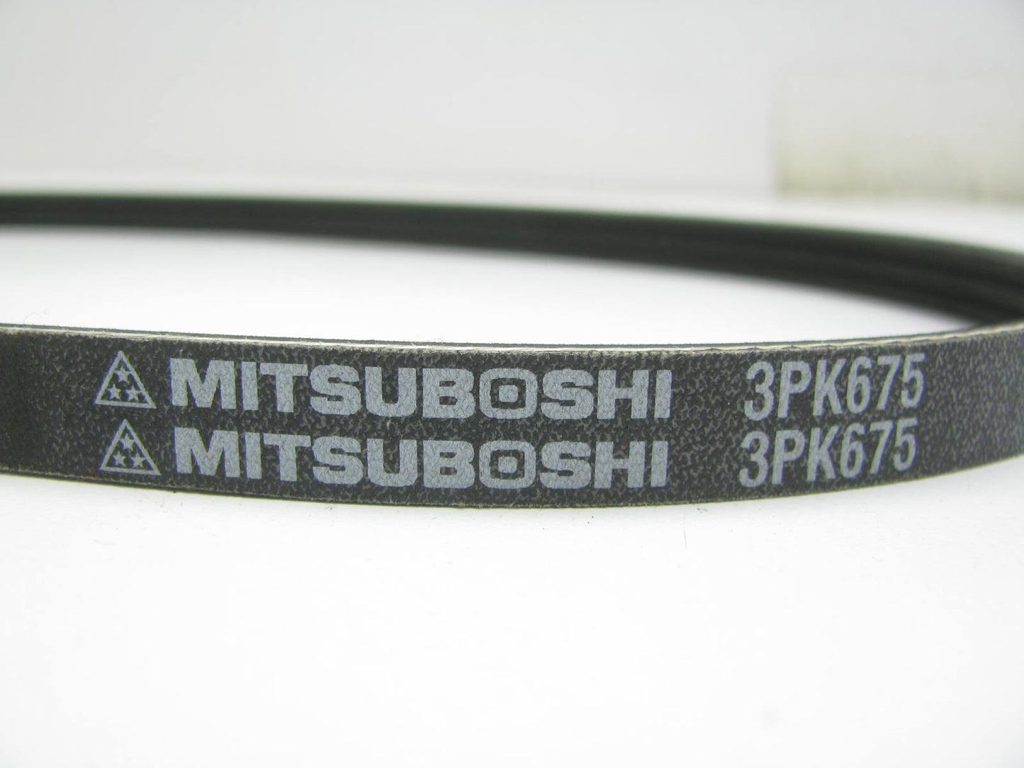 Mitsuboshi 3PK675 Serpentine Belt - 0.42'' X 27.50'' - 3 Ribs