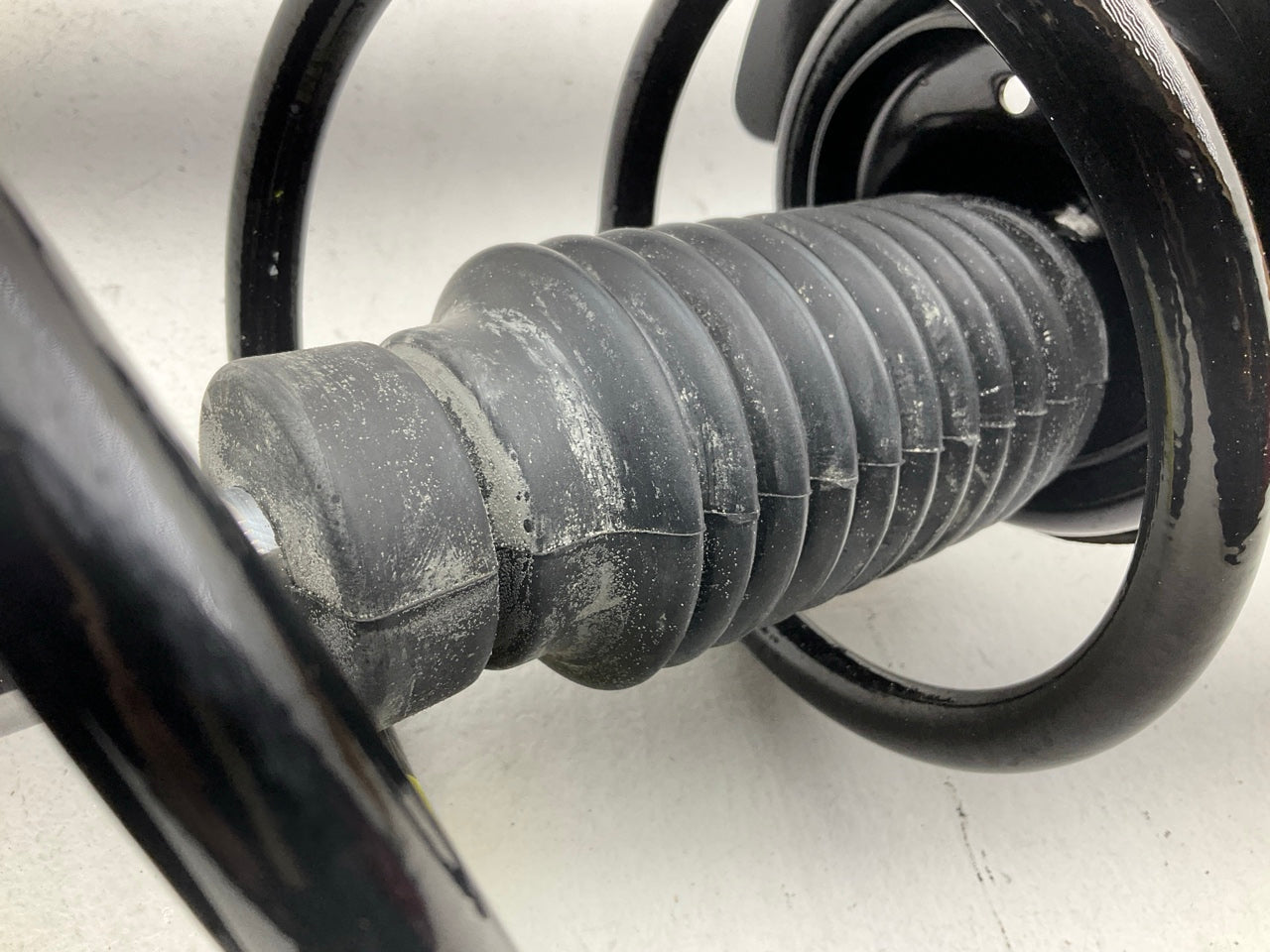 Monroe 171672 Front Suspension Strut And Coil Spring Assembly
