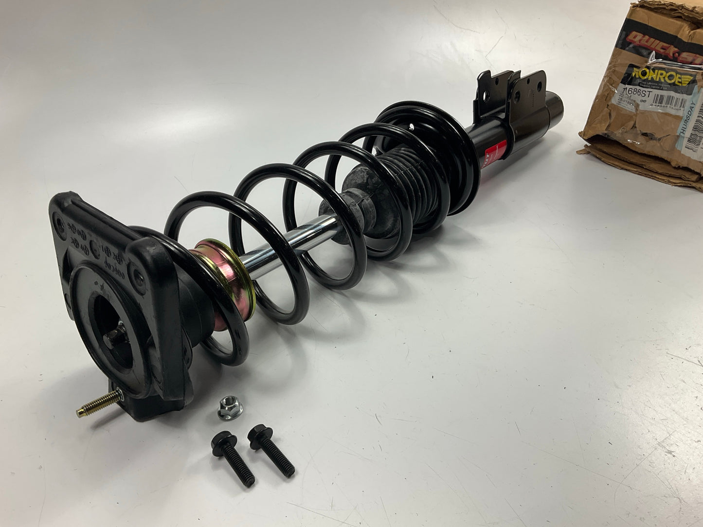 Monroe 171686ST Quick-Strut Complete Strut Assembly, Rear