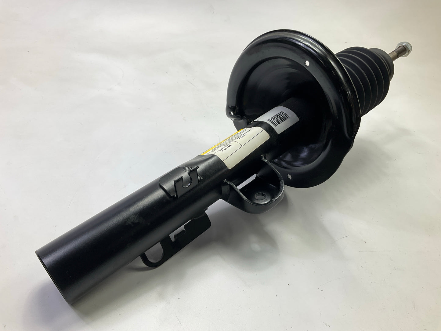 Monroe 72614 Front Left Strut - 2005-2007 Ford Five Hundred, Mercury Montego FWD