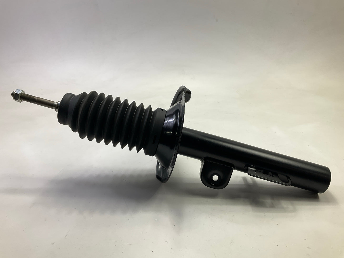 Monroe 72614 Front Left Strut - 2005-2007 Ford Five Hundred, Mercury Montego FWD