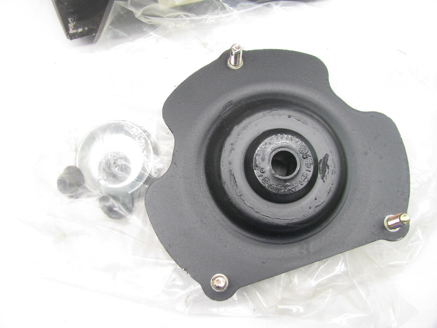 Monroe 902944 Front Suspension Strut Mount