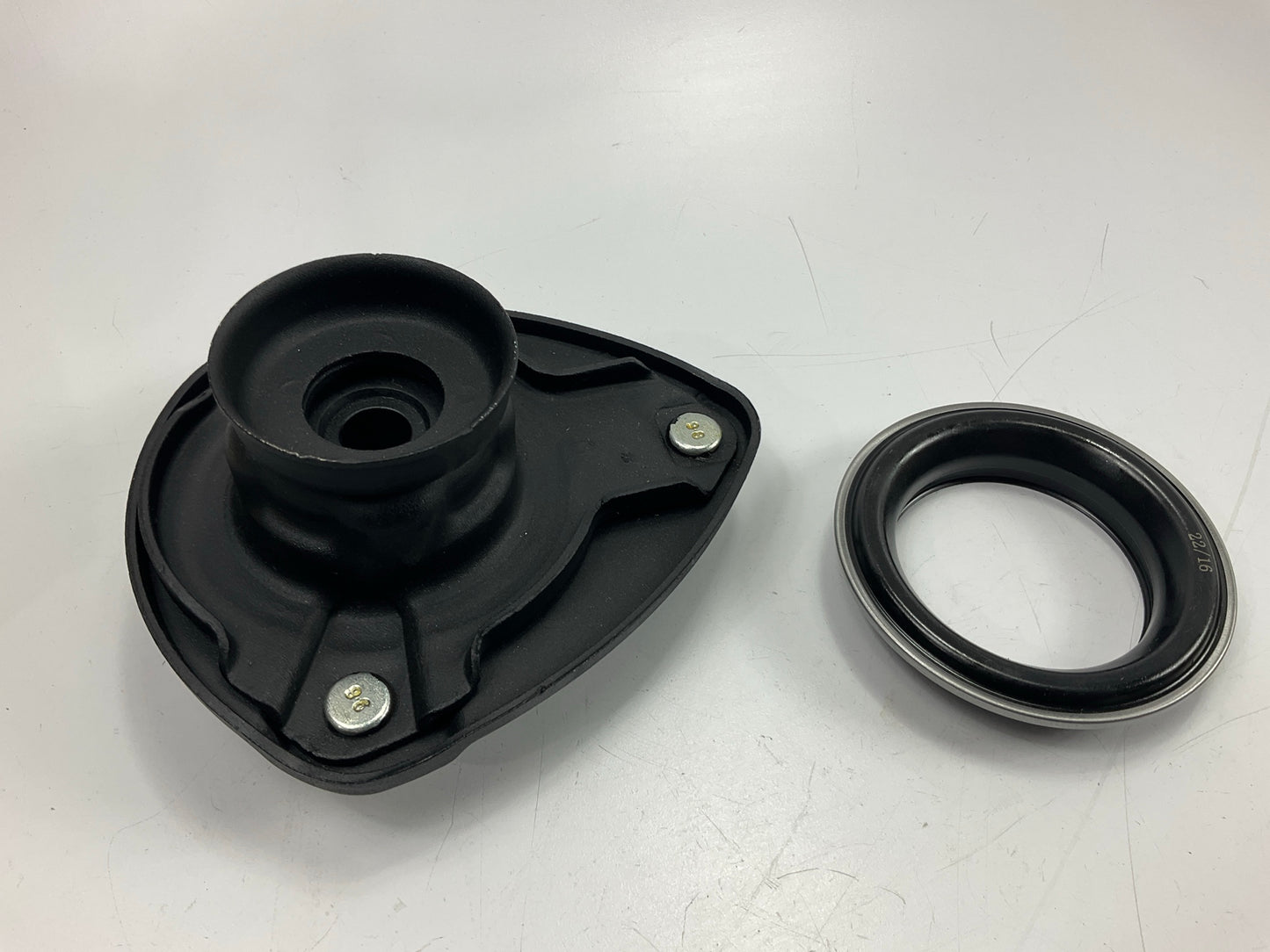 Monroe 906976 Front Left Suspension Strut Mount 2006-11 Rio - MISSING HARDWARE