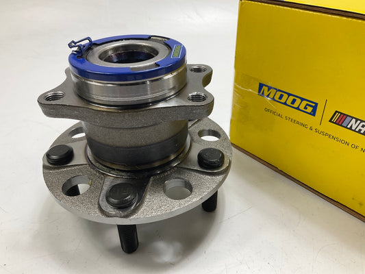Moog 512333 Wheel Bearing And Hub Assembly, Rear