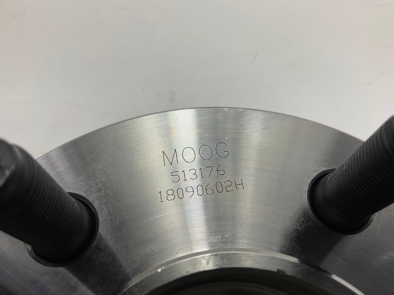 Moog 513176 Front Left Wheel Bearing And Hub For 2002-2007 Jeep Liberty