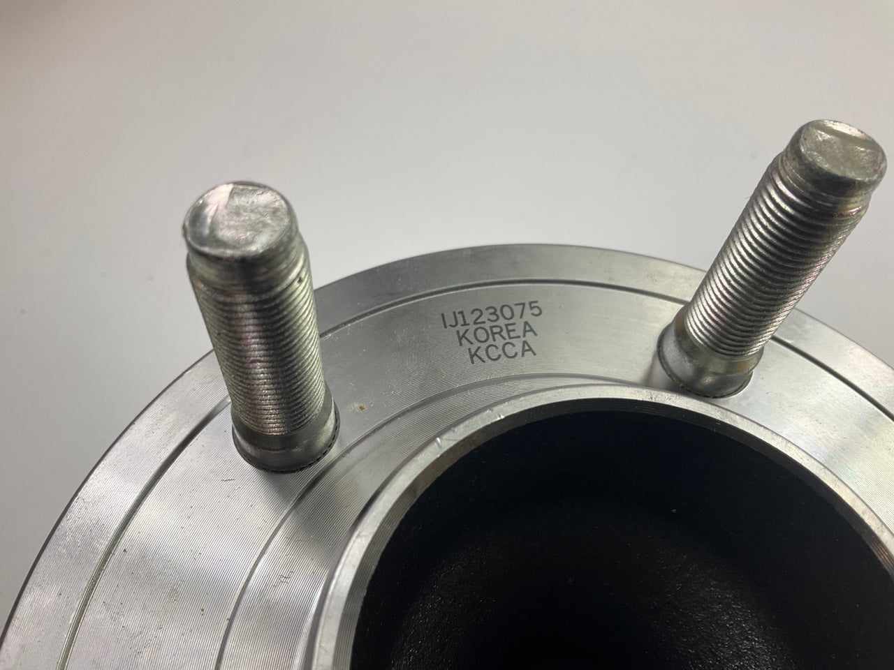 (2) Moog 513196 Front Wheel Bearing And Hub