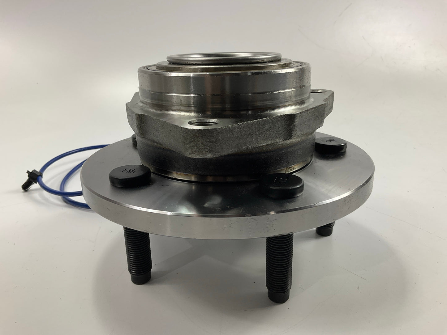 Moog 513207 Wheel Bearing And Hub Assembly, Front