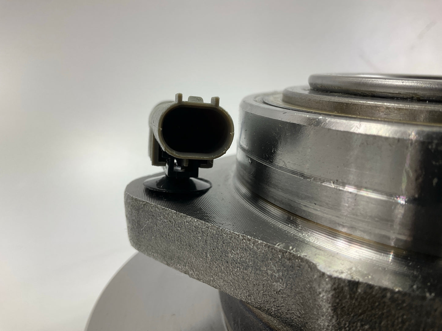 Moog 513207 Wheel Bearing And Hub Assembly, Front