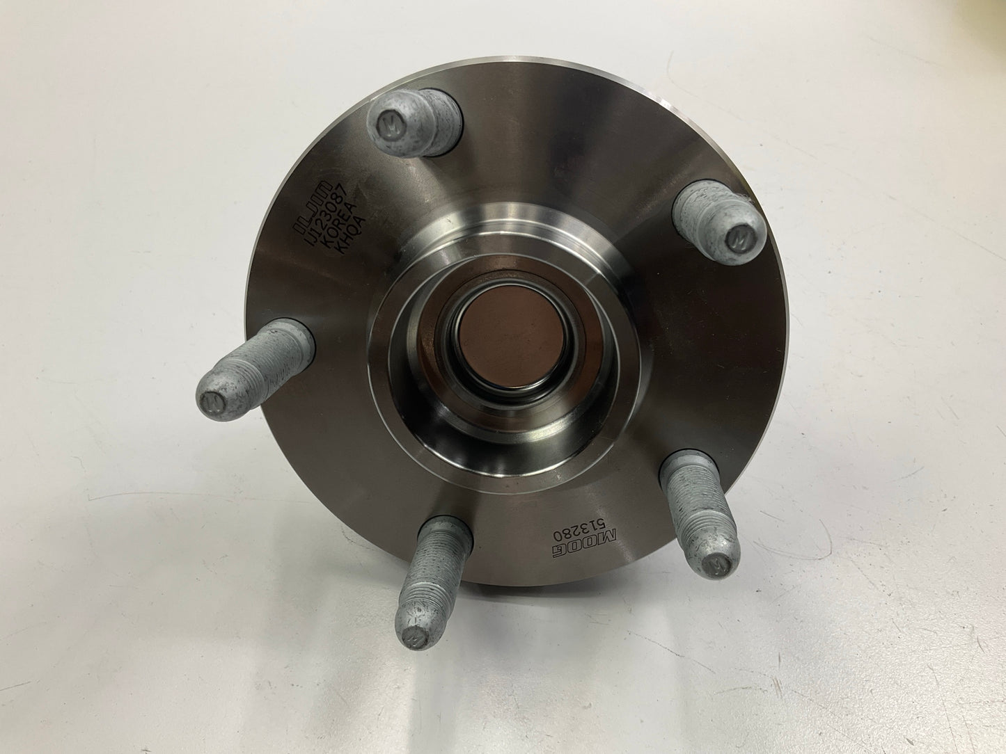 Moog 513280 Front Wheel Bearing And Hub 11-13 Caprice, 08-09 G8