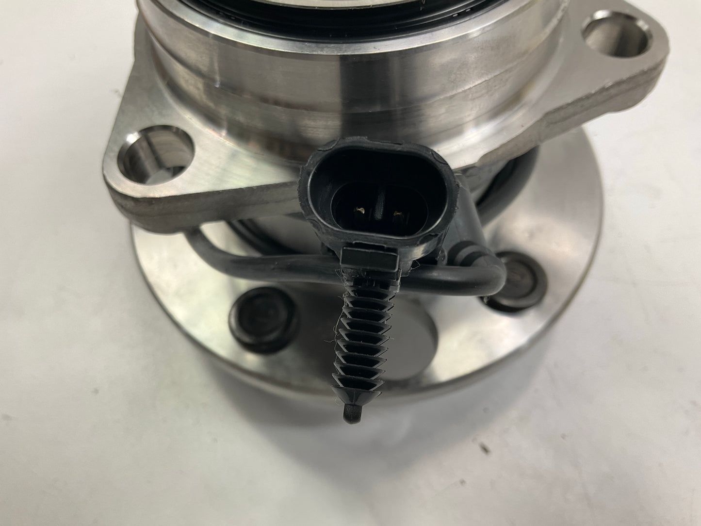Moog 515019 Front Wheel Bearing And Hub 1995-2002 Astro, Safari