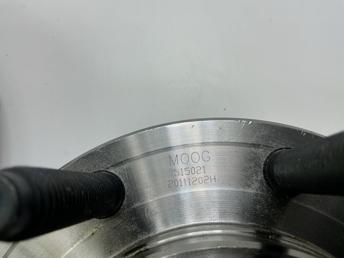 (2) Moog 515021 Front Wheel Bearing And Hub 99-01 F-250 SD, 99-04 F-350 SD