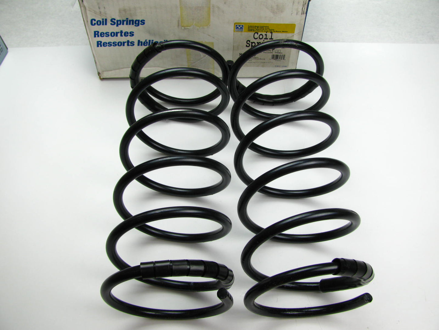 Moog 80093 REAR Coil Springs 1996-2005 Ford Taurus & Mercury Sable SEDAN