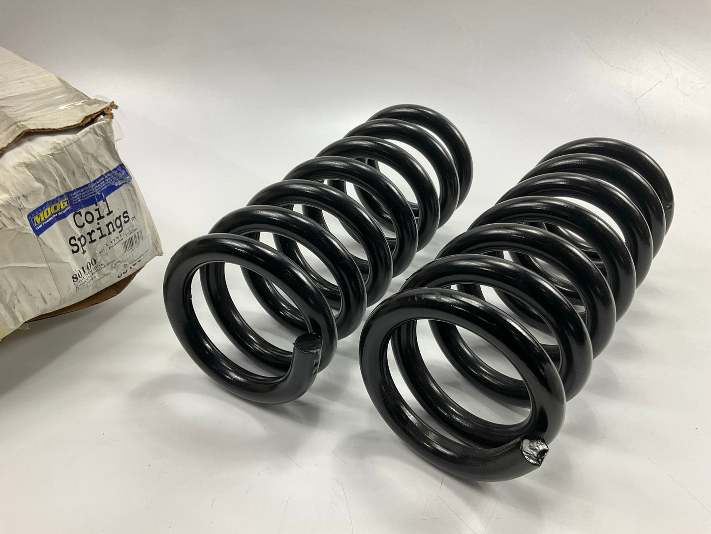Moog 80100 Front Coil Springs For Ford 1997-2003 F-150, 1997-1999 F-250