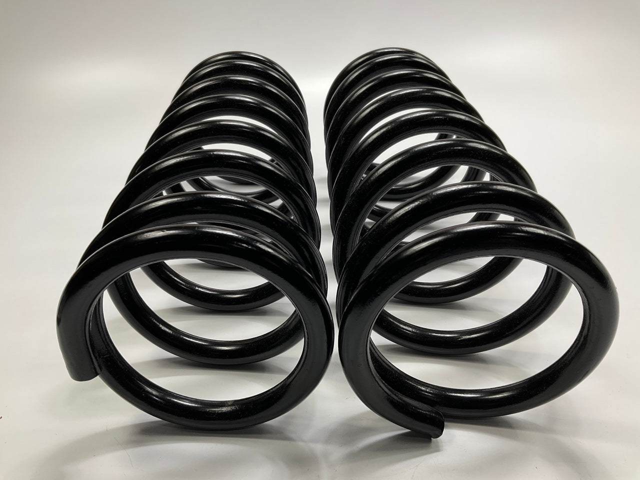Moog 81119 Rear Coil Springs (Constant Rate) For 2005-2012 Nissan Pathfinder