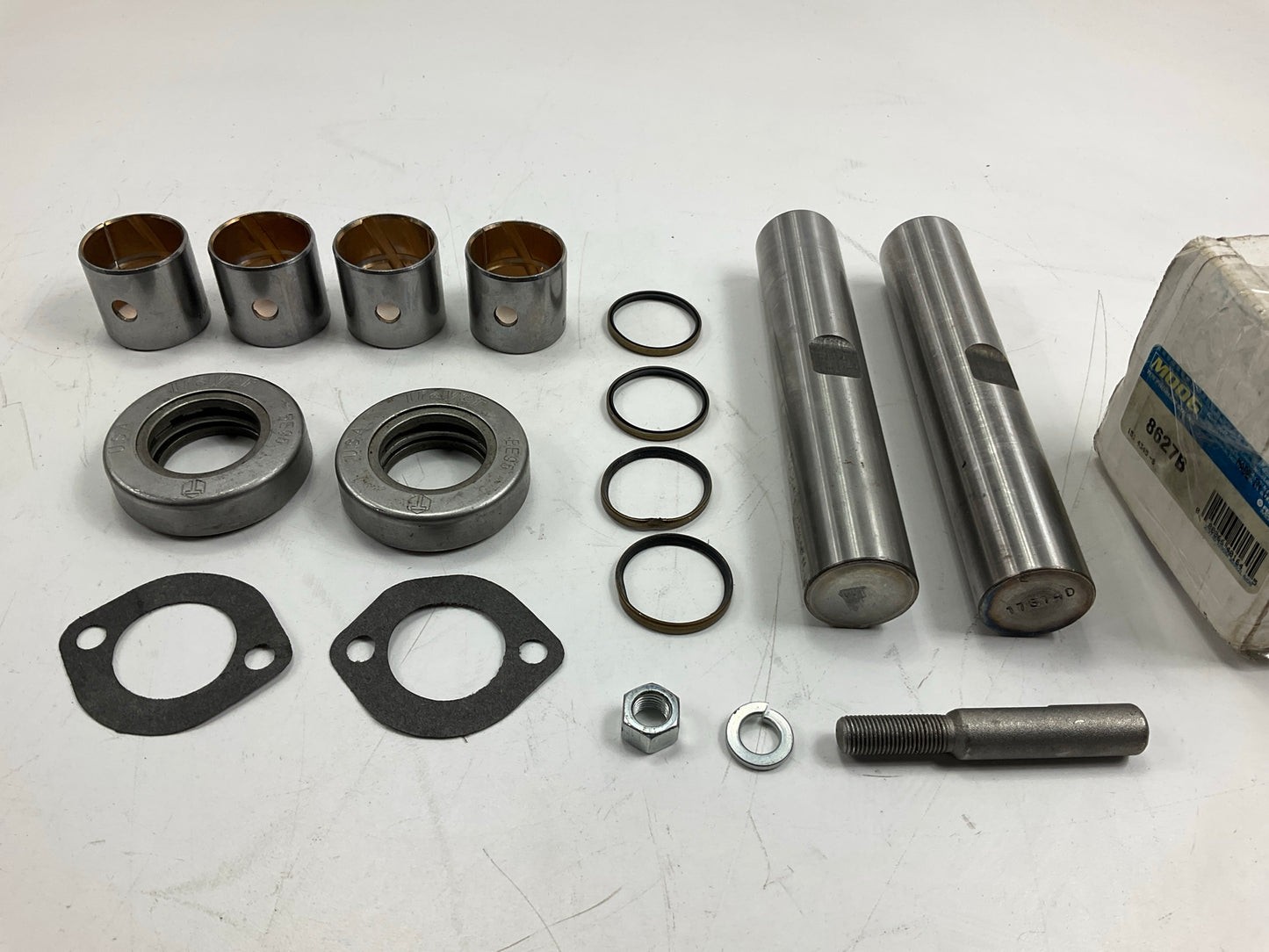 MISSING GASKET  BOLT NUTS AND WASHER Moog 8627B King Pin Bolt Set