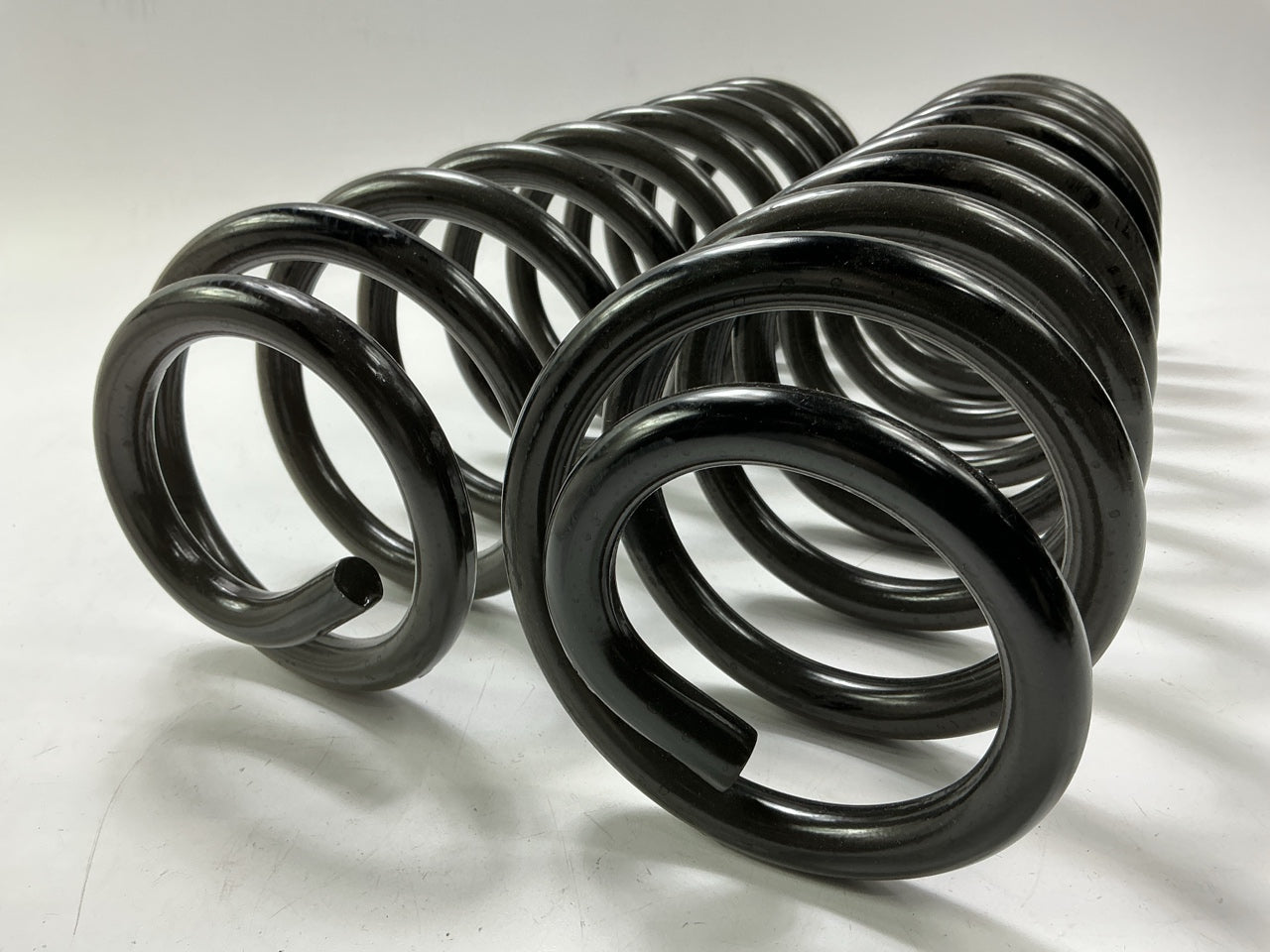 Moog CC80841 Rear Coil Spring Set 1997-2002 Expedition, 1998-2002 Navigator