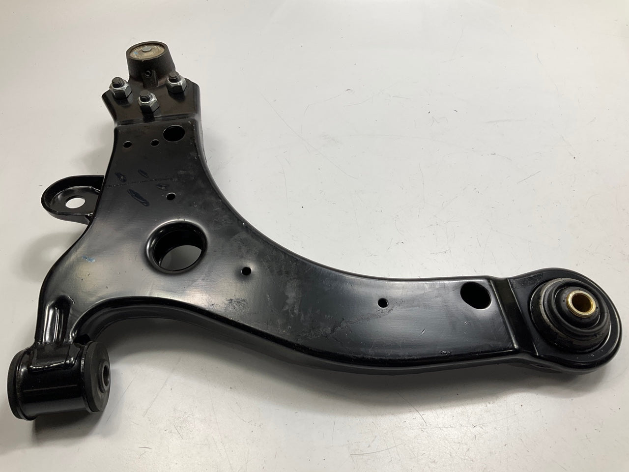 Moog CK620676 Front Right Lower Suspension Control Arm And Ball Joint Assembly