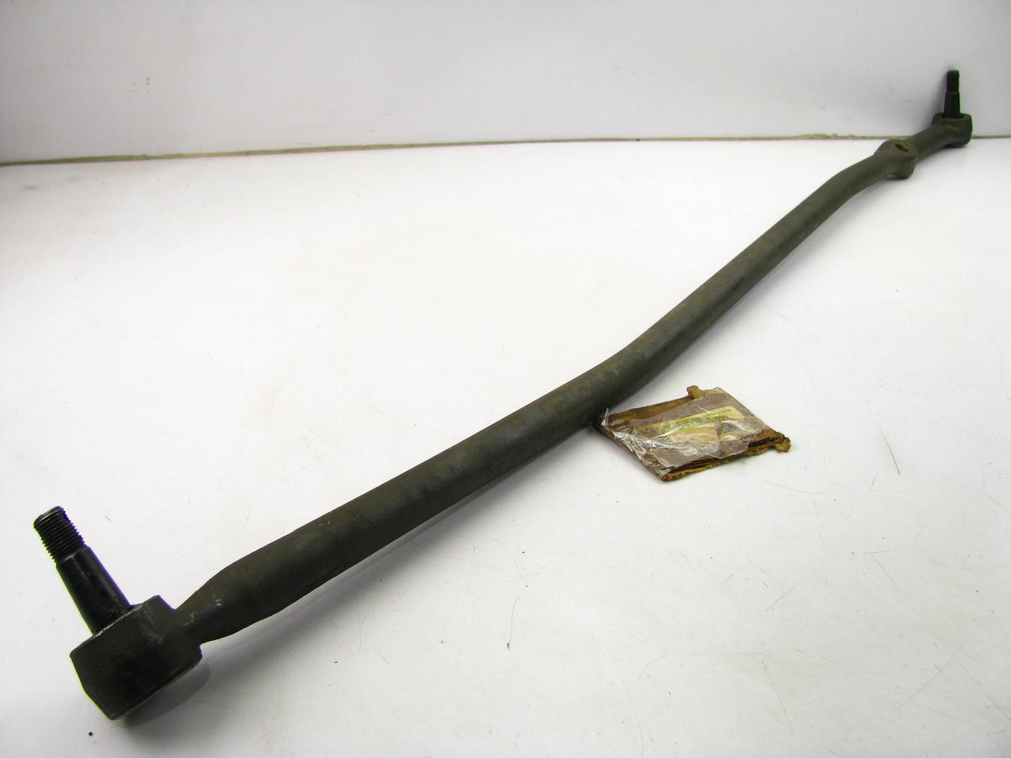 MISSING BOTH RUBBER BOOTS - Moog DS826 Drag Link / Right Tie Rod End