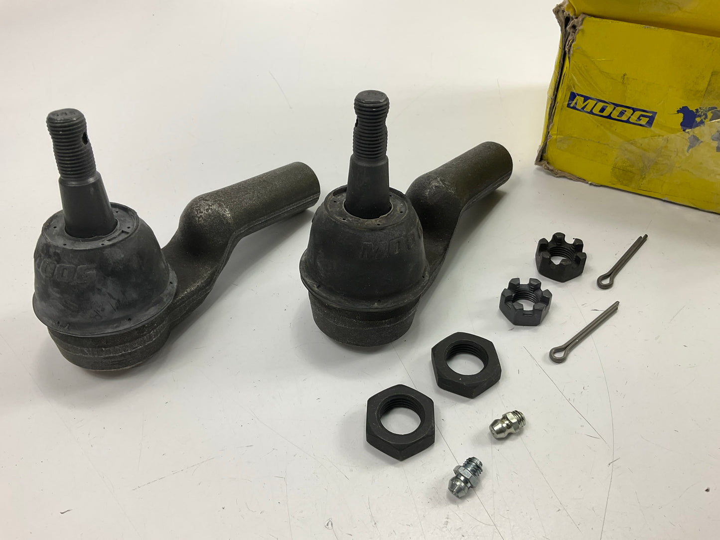 (2) Moog ES3307RL Front Outer Steering Tie Rod End 1995-2002 Continental