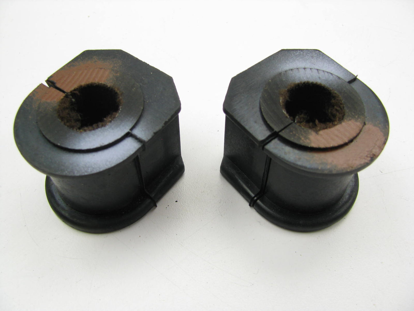 Moog K-8390 FRONT Stabilizer Sway Bar Bushings 1982-1983 Continental