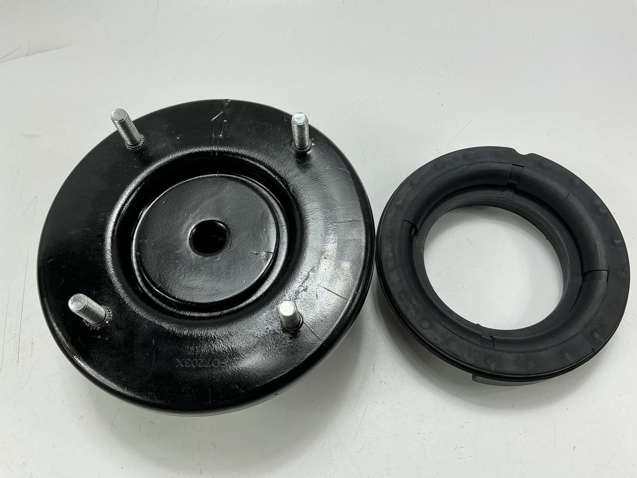 Moog K160209 Front Suspension Strut Mount 05-07 Five Hundred, Freestyle, Montego