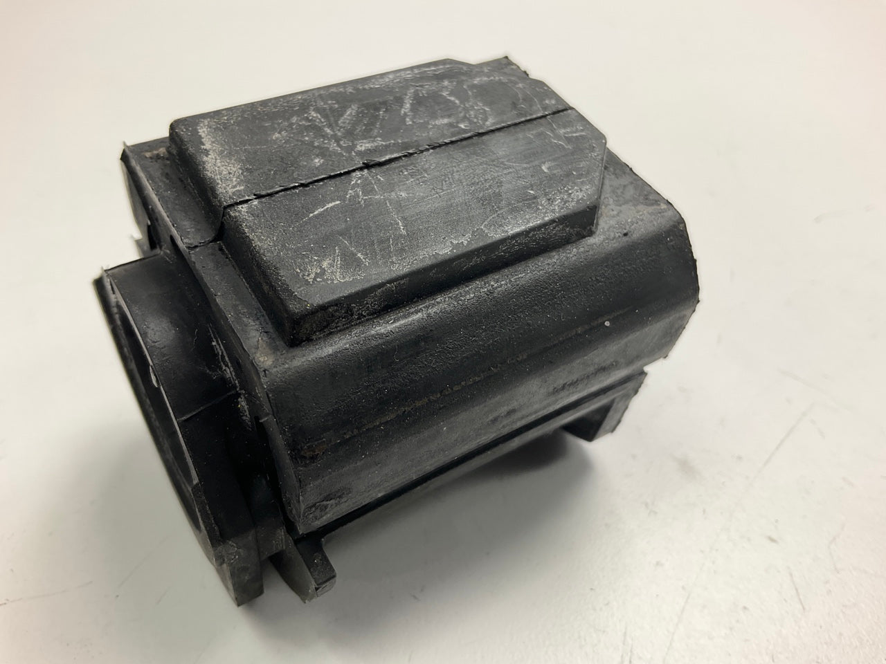Moog K200668 Front Lower Rearward Control Arm Bushing 99-02 Quest & Villager