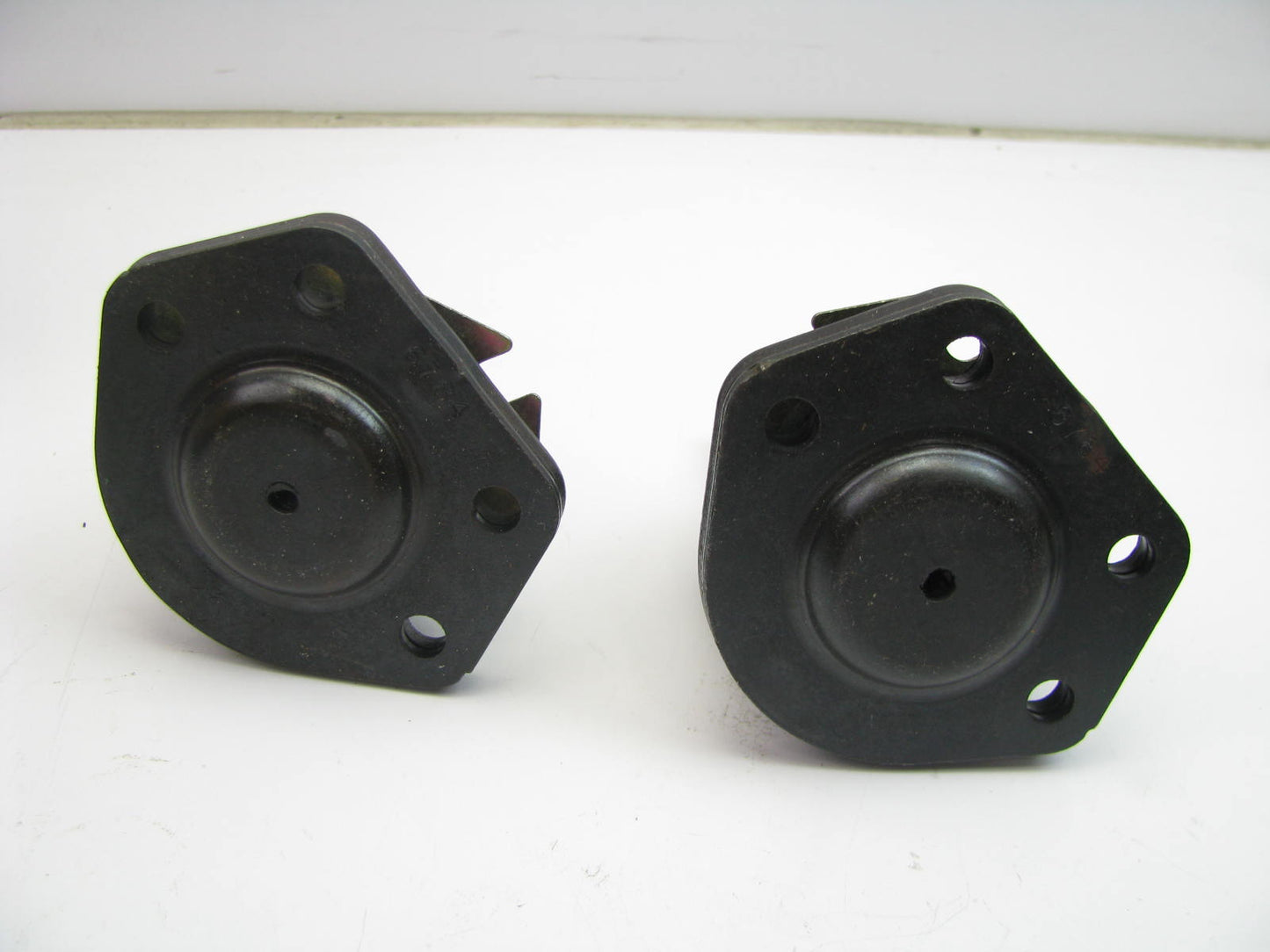(2) Moog K6136 FRONT UPPER Suspension Ball Joints