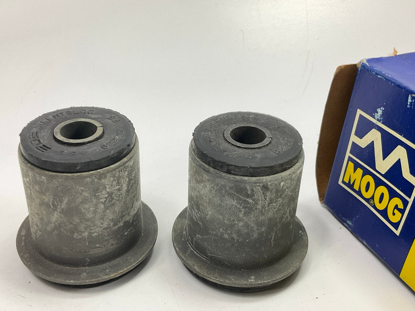 Moog K6271 Suspension Control Arm Bushing Kit, Front Lower