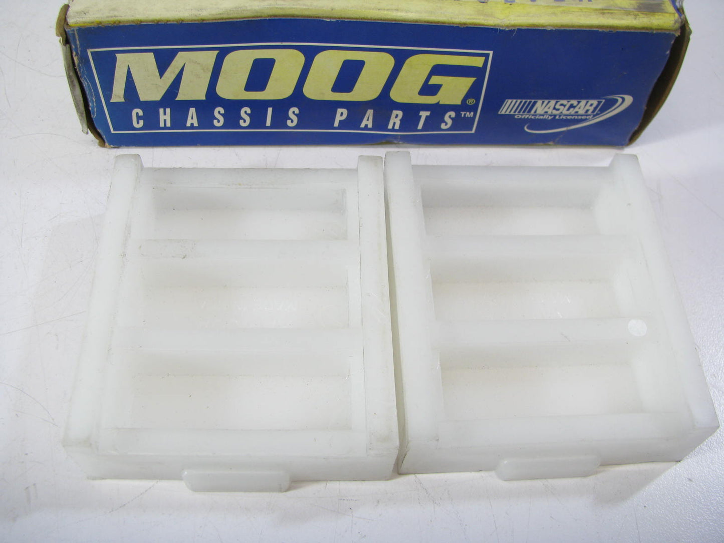 Moog K6544 Transverse Spring Isolator Pad Kit - Rear