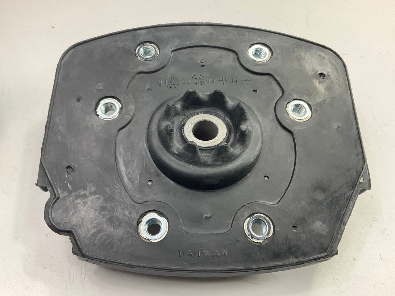Moog K6564 Rear Suspension Strut Mount 95-00 Lumina 95-99 Monte Carlo