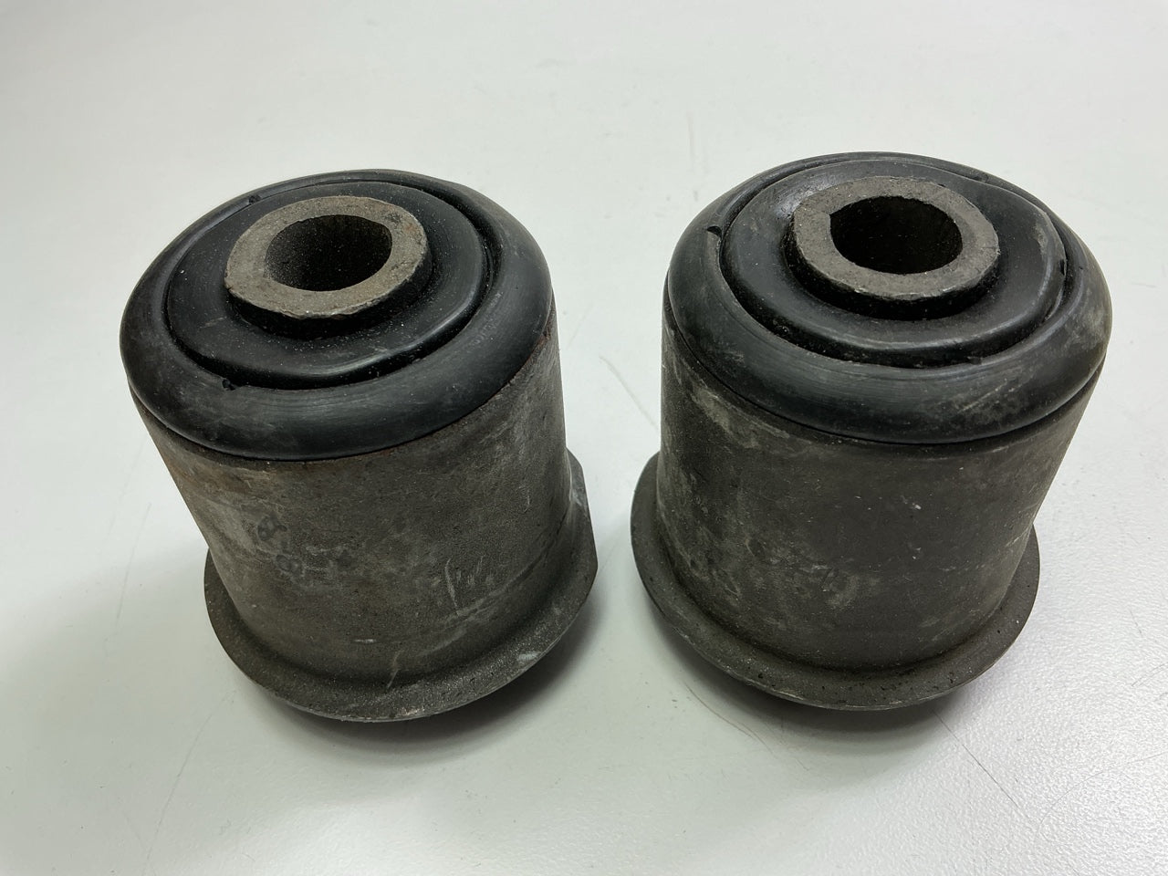 Moog K7389 Front Lower Suspension Control Arm Bushing Kit