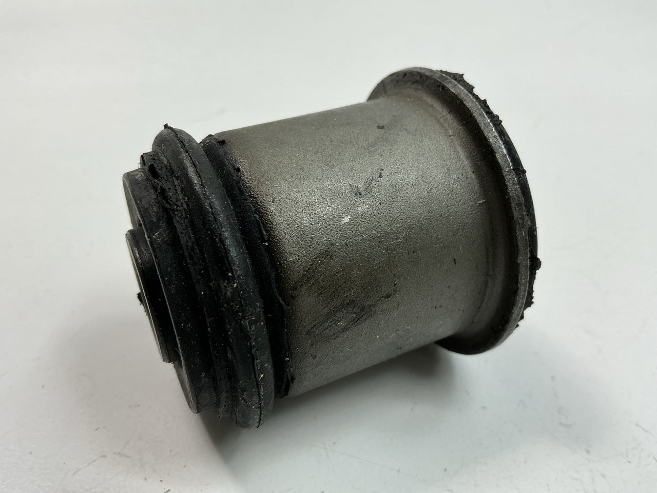 Moog K80831 Front Lower  Suspension Control Arm Bushing 96-07 Taurus 96-05 Sable