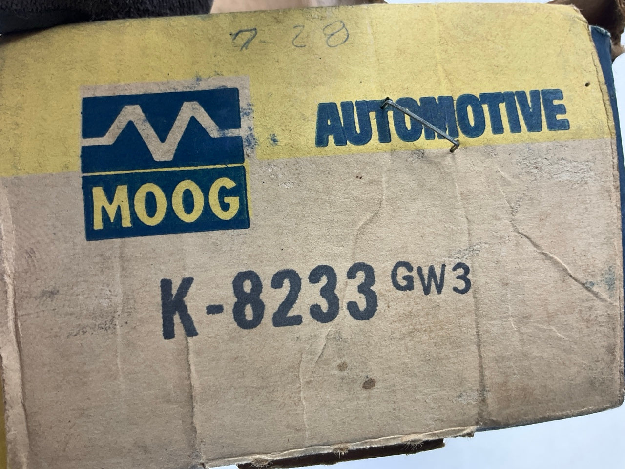 Moog K8233 Control Arm Shaft Kit