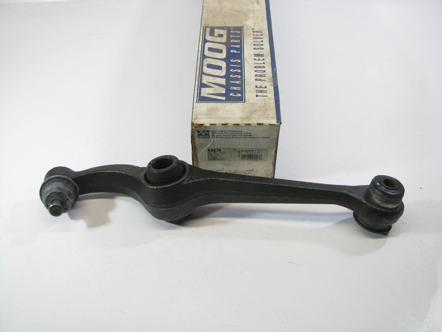 Moog K8679 Front Right Lower Control Arm And Ball Joint Assembly