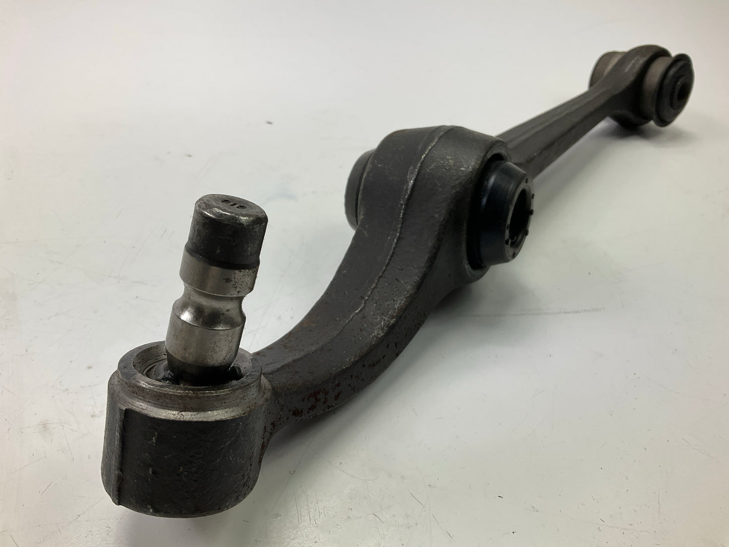 Moog K8679 Front Right Lower Control Arm And Ball Joint Assembly