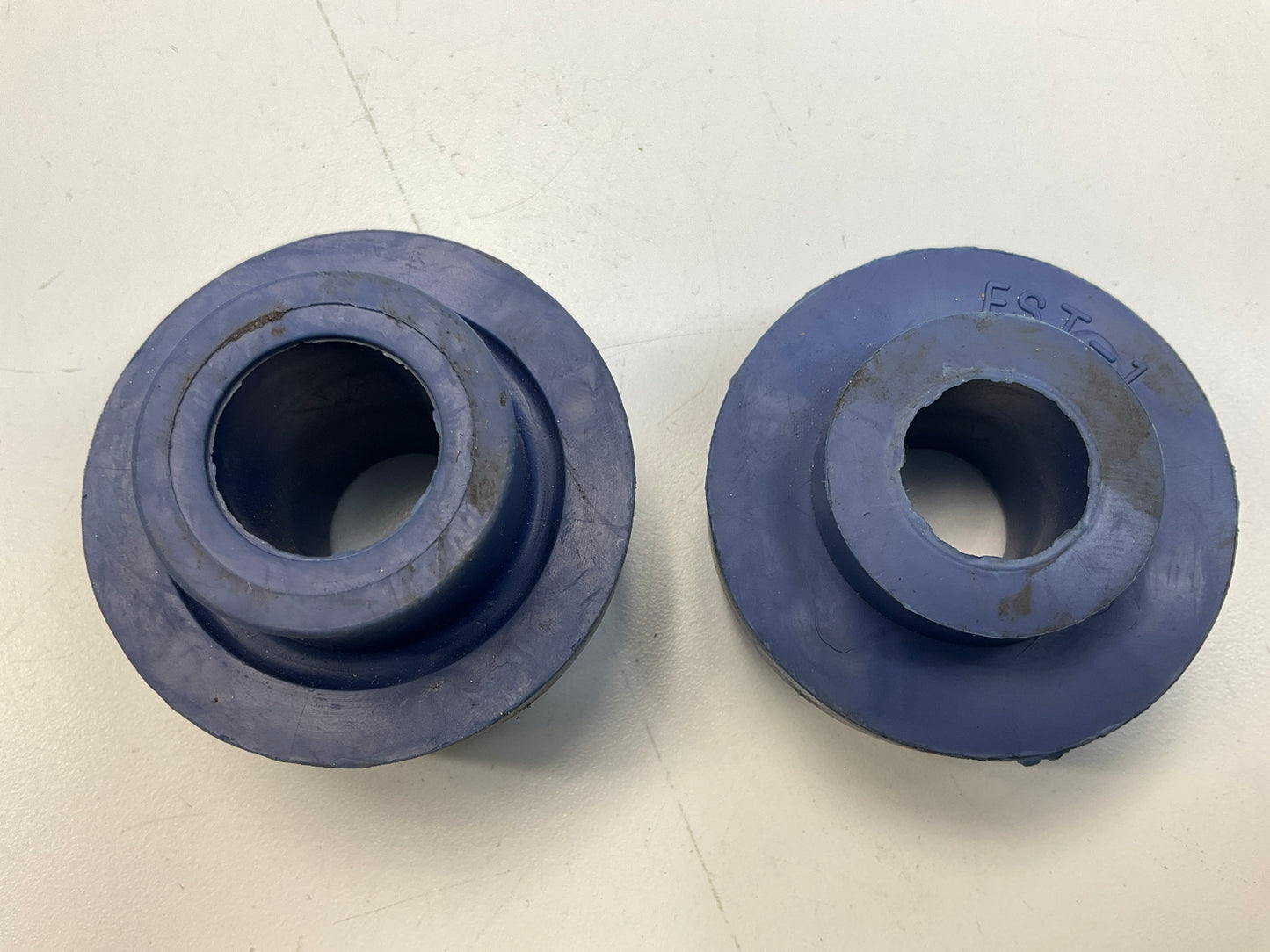 Moog K8768 Front To Frame Suspension Strut Rod Bushing Kit 1995-1998 Windstar