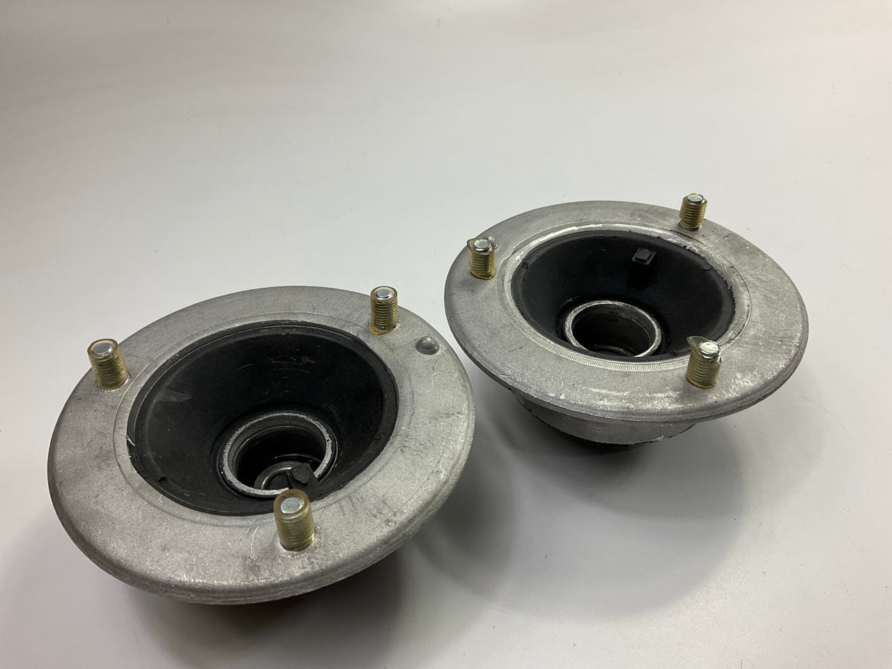 (2) Moog K90269 Front Suspension Strut Mount