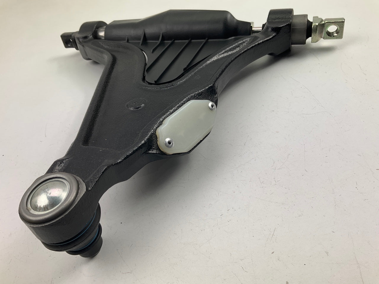 Moog RK620162 FRONT LEFT LOWER Control Arm & Ball Joint - MISSING HARDWARE